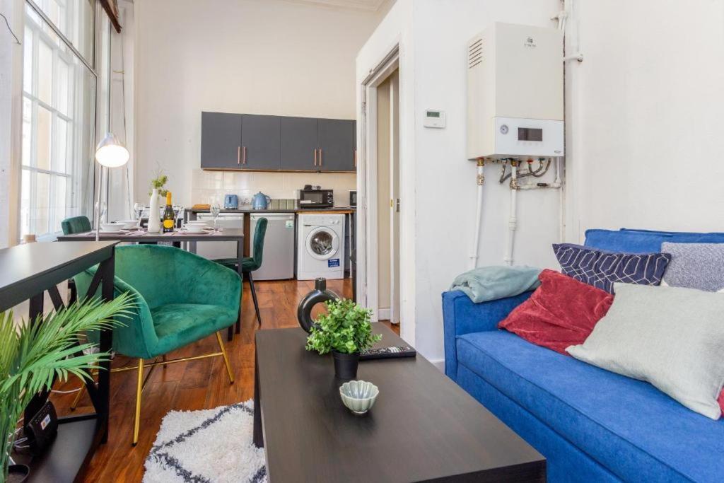 Newcastle'S Most Central Apartment - Sleeps 10 Exterior foto