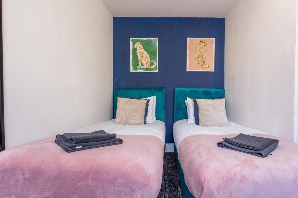 Newcastle'S Most Central Apartment - Sleeps 10 Exterior foto