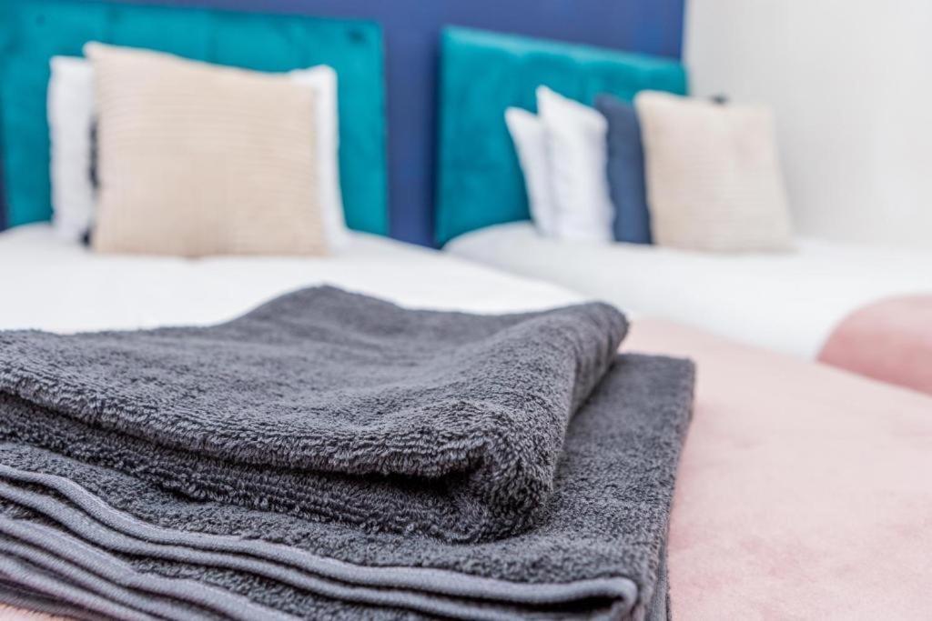 Newcastle'S Most Central Apartment - Sleeps 10 Exterior foto