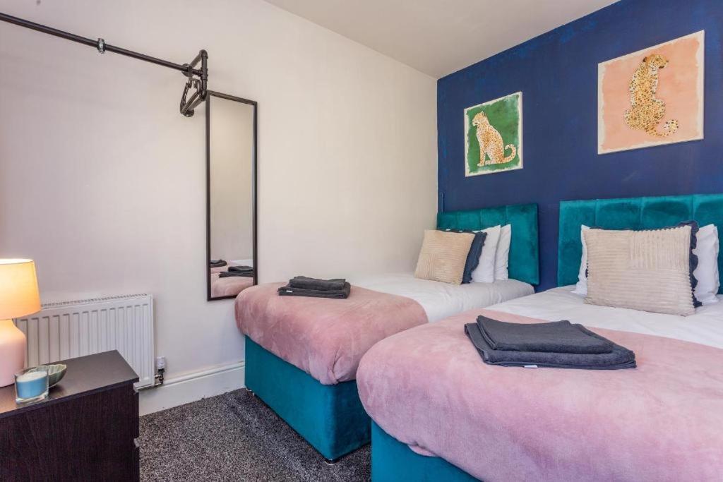 Newcastle'S Most Central Apartment - Sleeps 10 Exterior foto