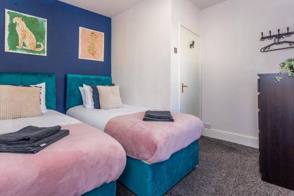 Newcastle'S Most Central Apartment - Sleeps 10 Exterior foto